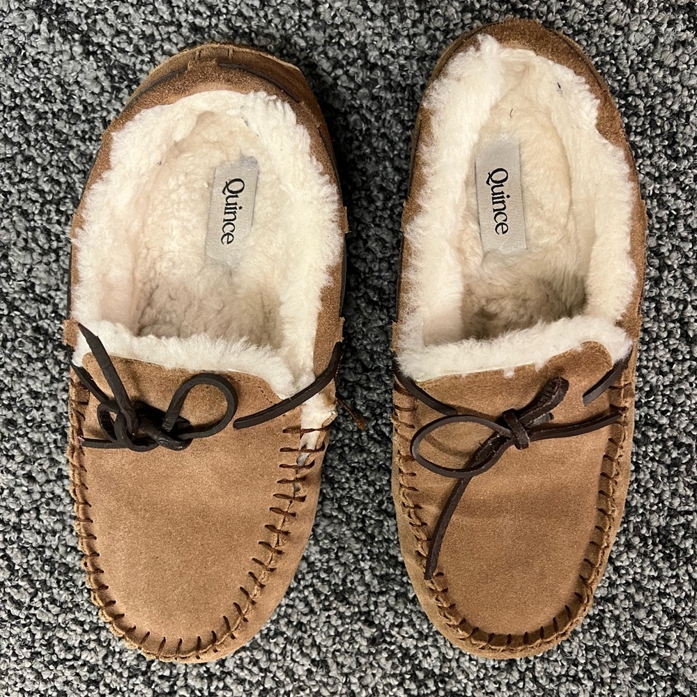 Quince 100% Shearling Suede Moccasin Slippers size 8 or size 9